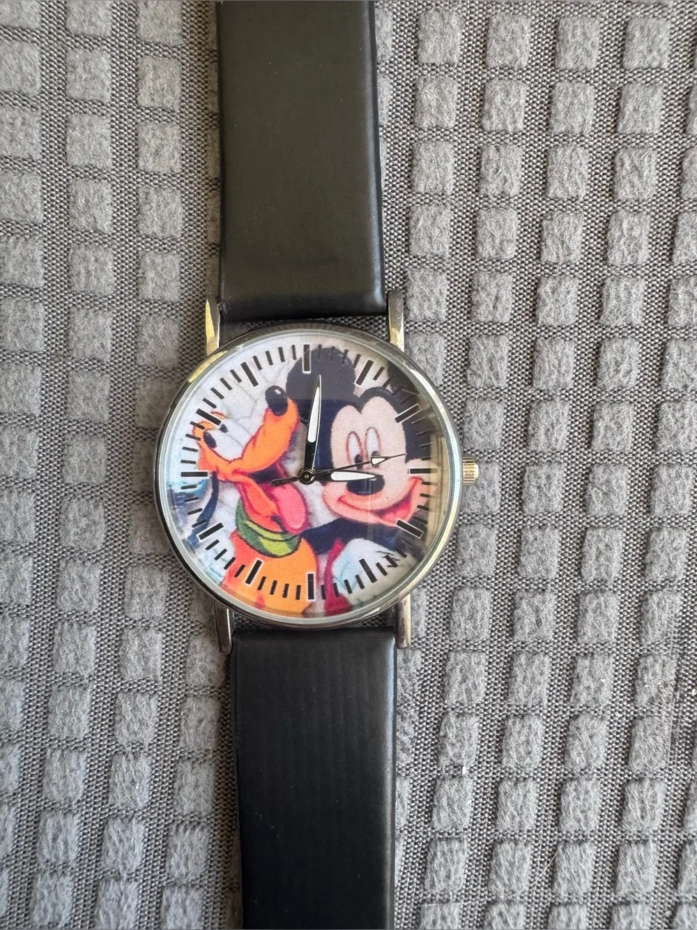 Disney Mickey Mouse & Pluto watch